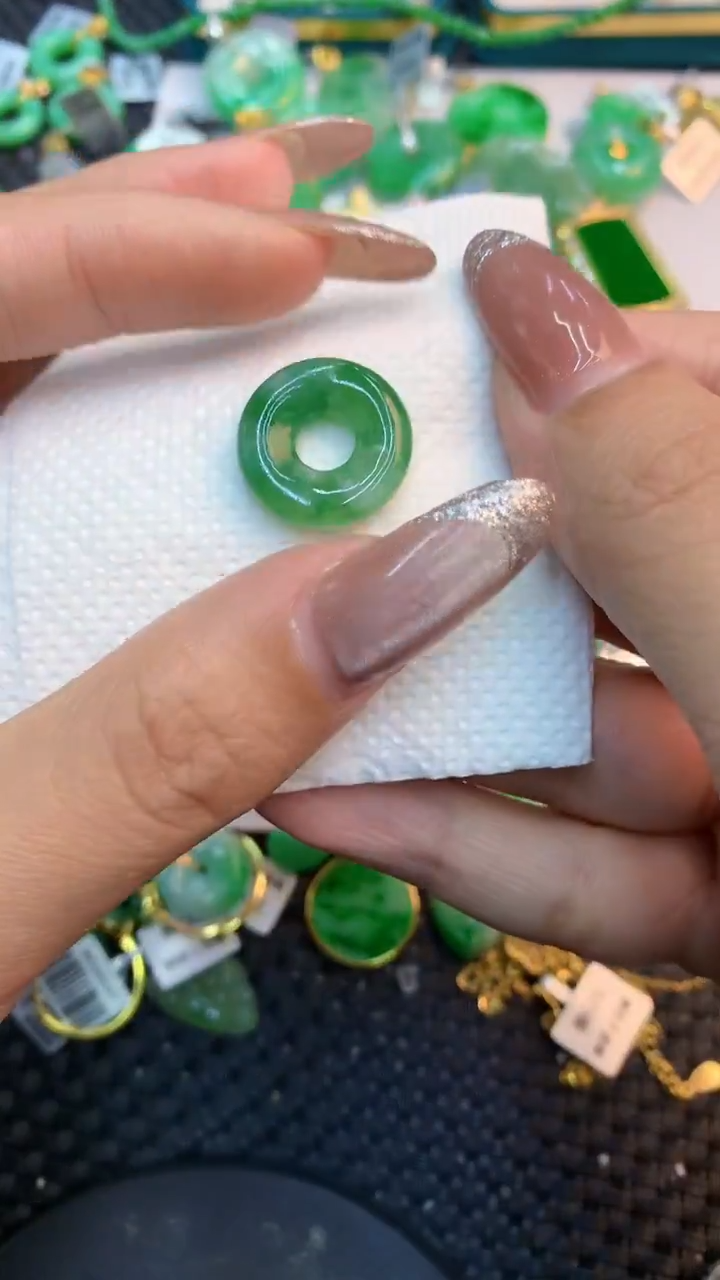 颈饰未镶嵌翡翠1