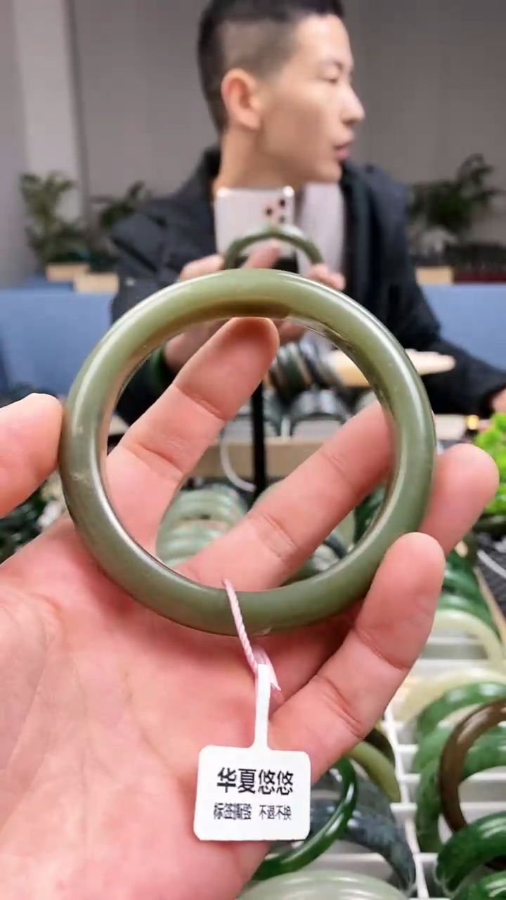 【闪购商品】和田玉手镯未镶嵌64.5