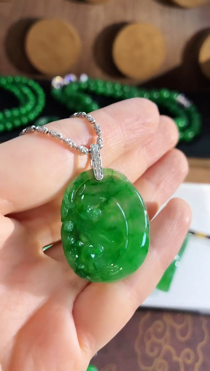翡翠18K金镶嵌吊坠(不含链)吊坠