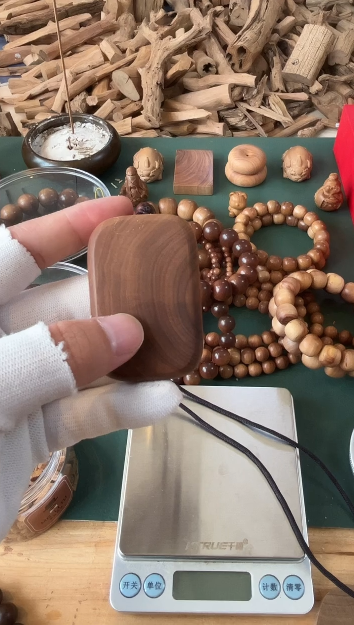 檀香木其他正区老山檀 461无事牌