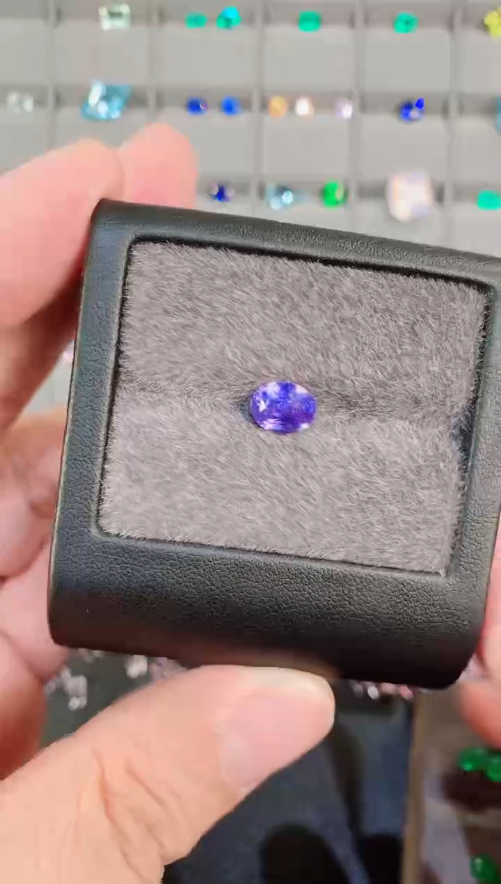 【闪购商品】蓝宝石裸石未镶嵌2.57ct紫蓝宝