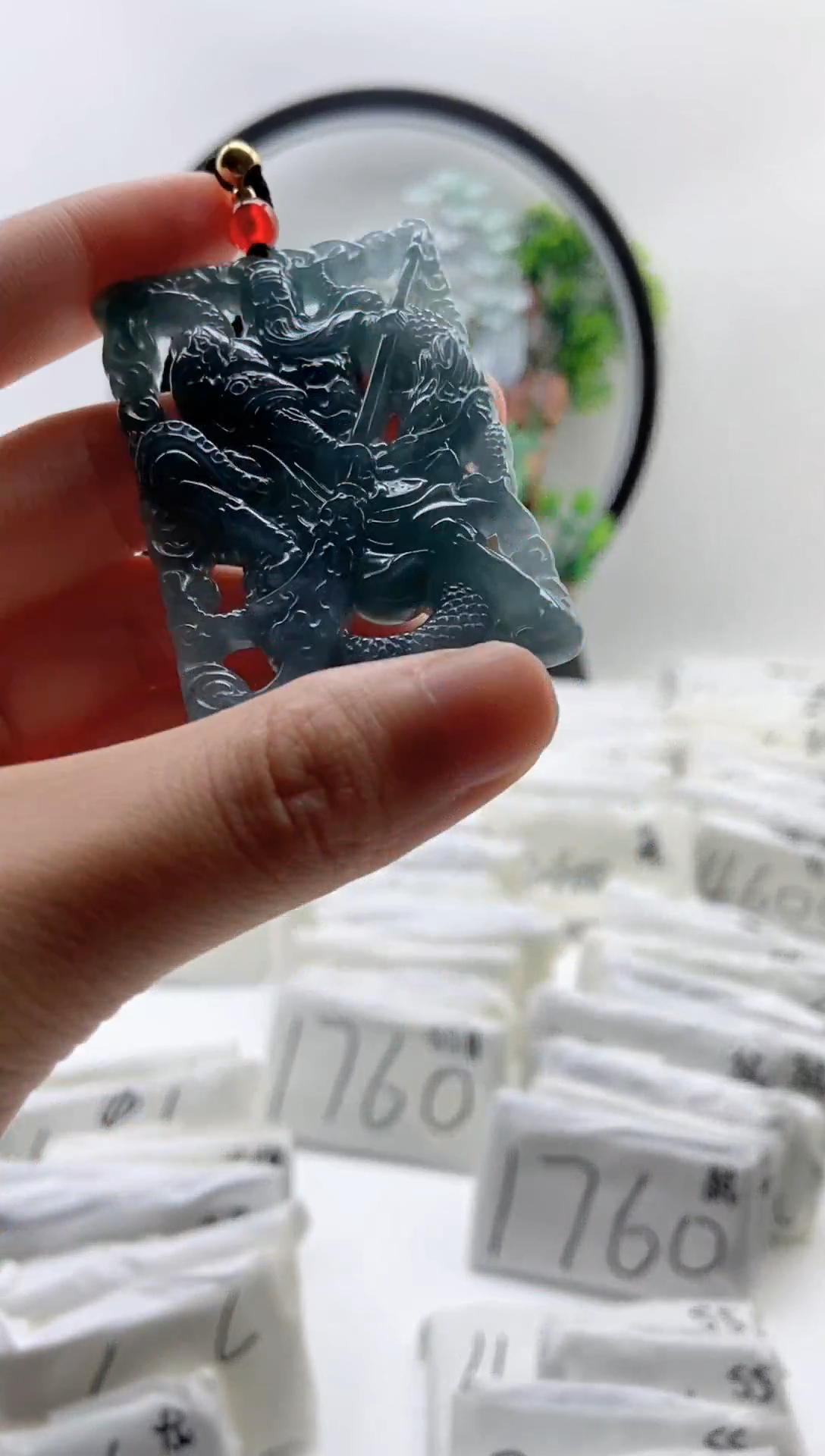 翡翠未镶嵌颈饰关公【品质一般能接受再拍】1