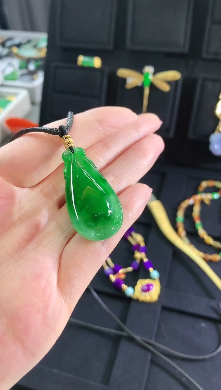 【闪购商品】翡翠颈饰未镶嵌吊坠