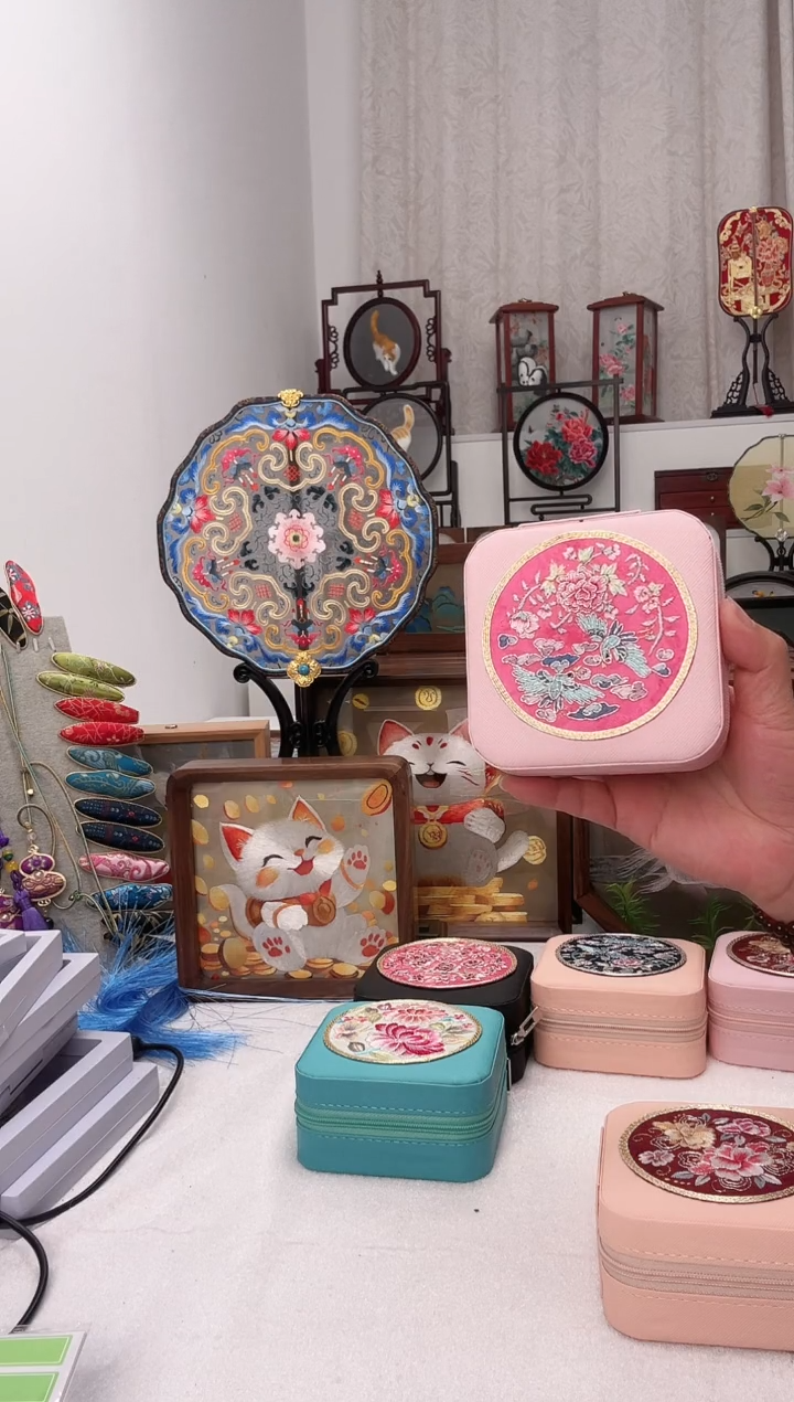 扇子苏绣作品手工首饰盒