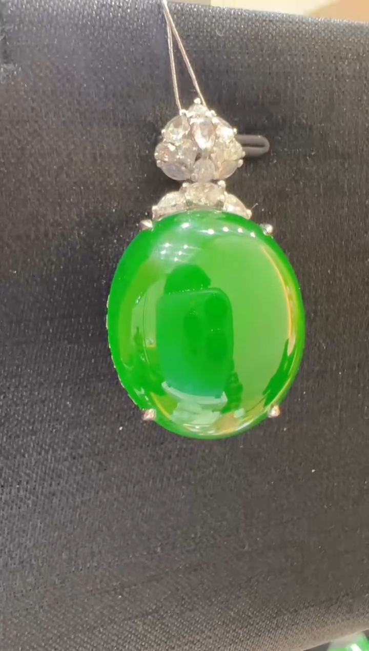 【闪购商品】翡翠吊坠(不含链)18K金镶嵌             
