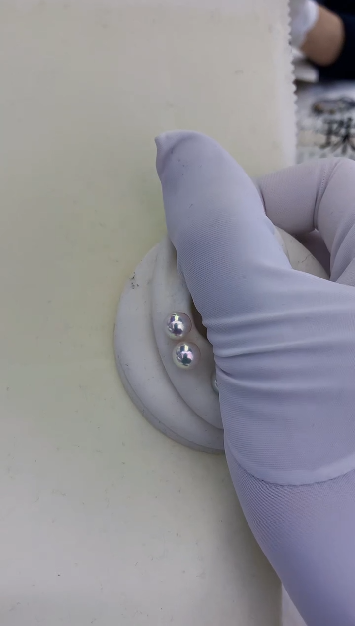 18K金镶嵌饰品海水珍珠7-7.5素钉定制