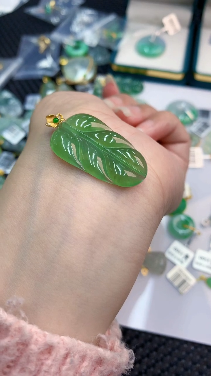 【闪购商品】翡翠颈饰18K金镶嵌            8