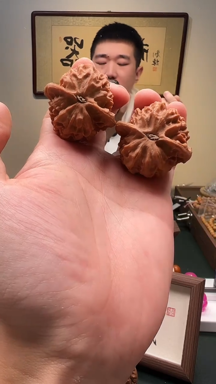 把件文玩核桃豆*42mm左右 龙鳞纹1对 37号