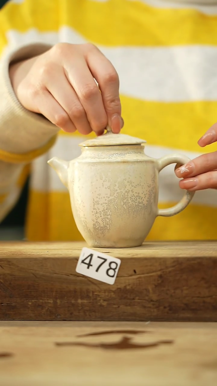 【闪购商品】瓷片设计师手作款 落单系列小茶壶 