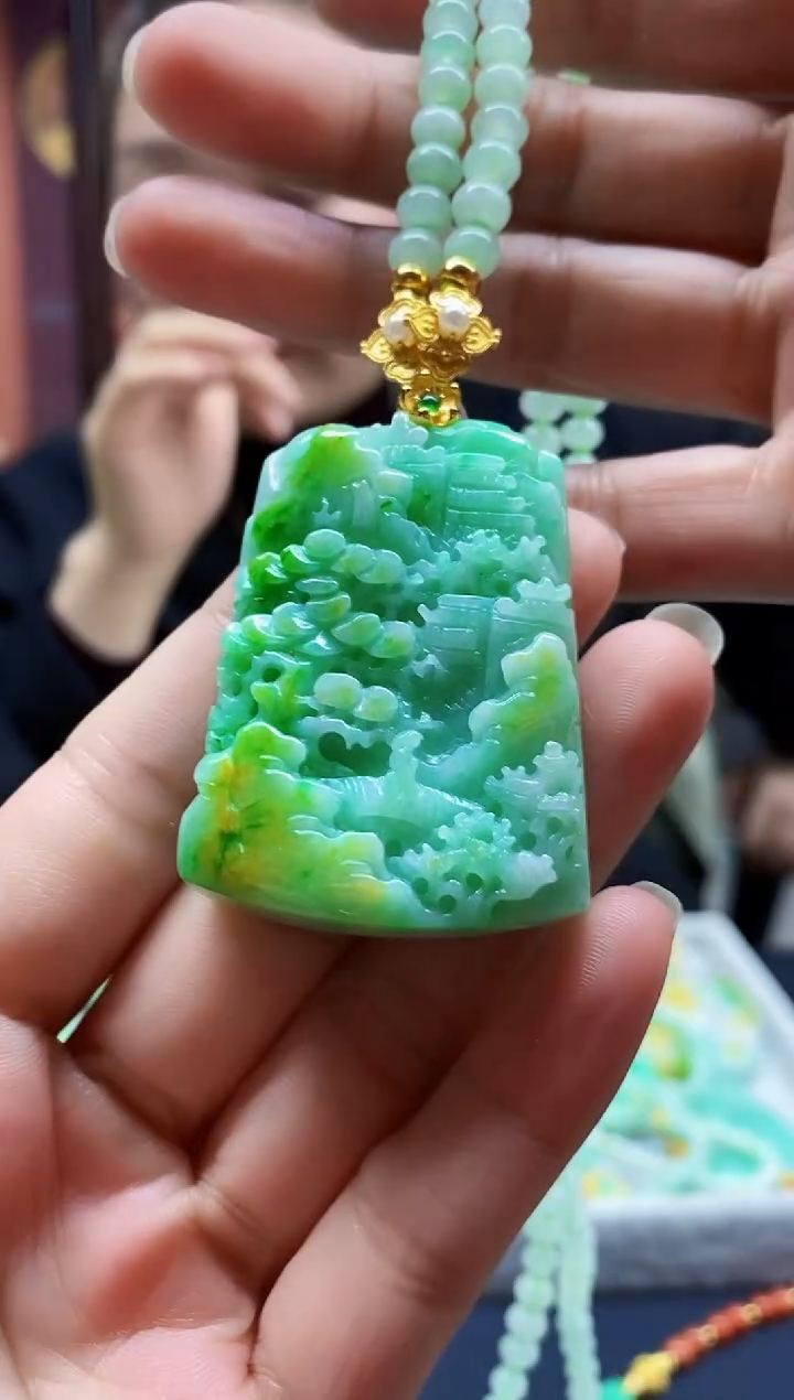 颈饰未镶嵌翡翠吊坠