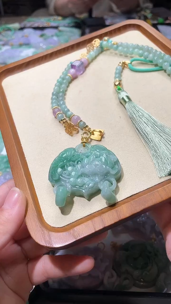 【闪购商品】翡翠颈饰未镶嵌吊坠