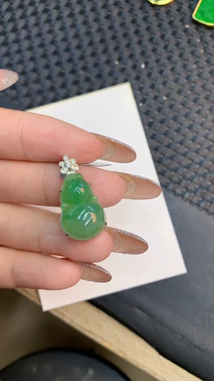 颈饰未镶嵌翡翠1