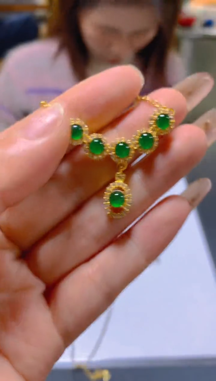 颈饰未镶嵌翡翠多样性发一