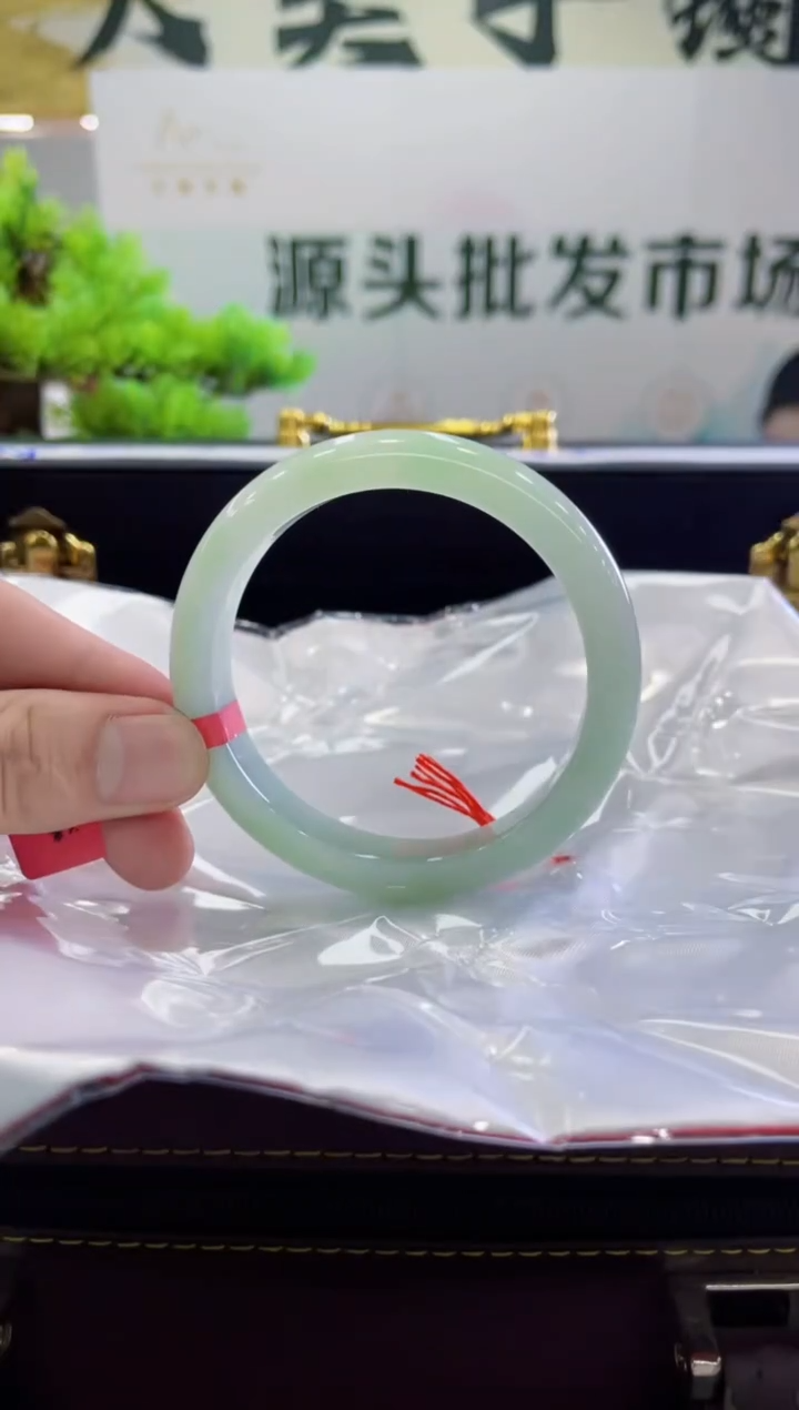 【闪购商品】翡翠手镯未镶嵌手镯