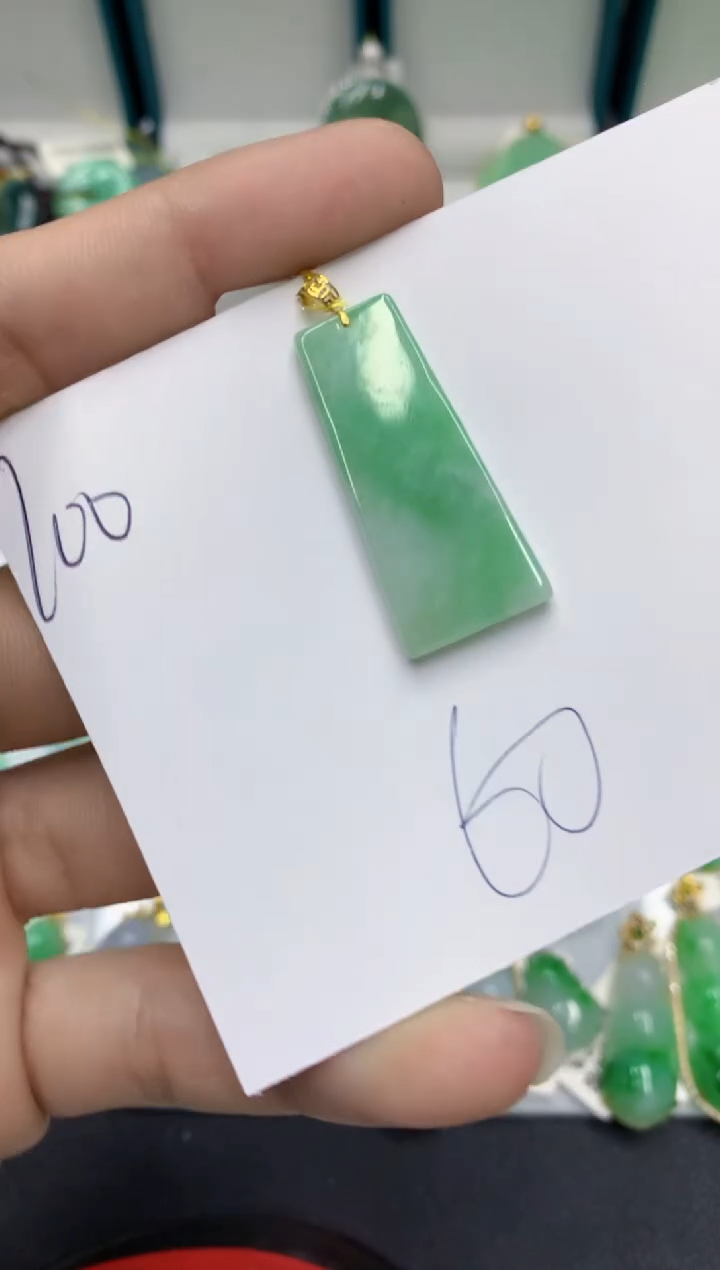 【闪购商品】翡翠18K金镶嵌颈饰翡翠