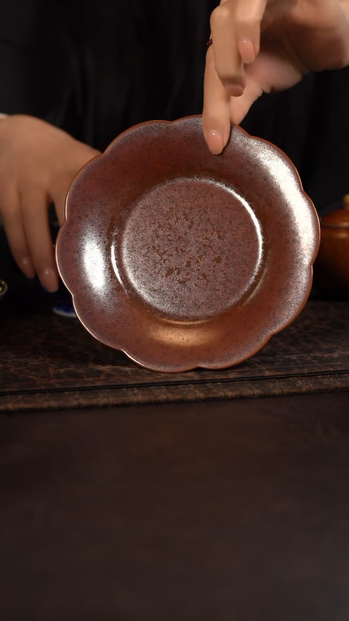 【闪购商品】杯聚澜堂红金花釉葵口壶承