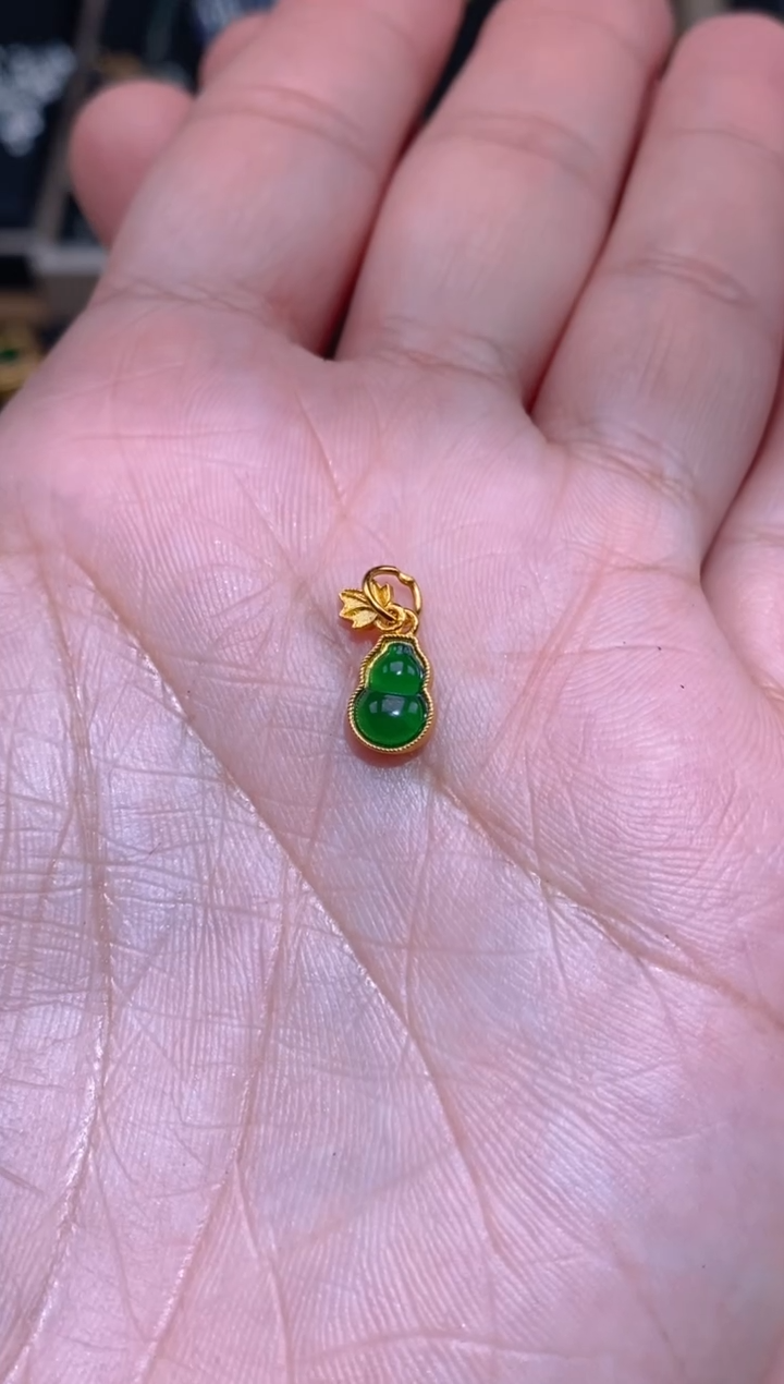 【闪购商品】翡翠颈饰未镶嵌葫芦