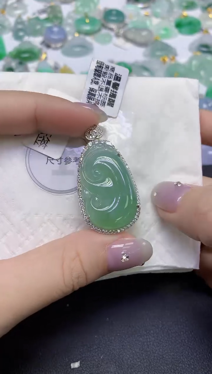 颈饰未镶嵌翡翠天然缅甸翡翠A货多样性发一件