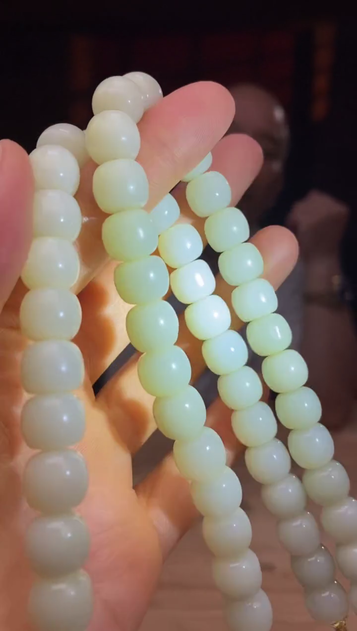 和田玉未镶嵌颈饰D684