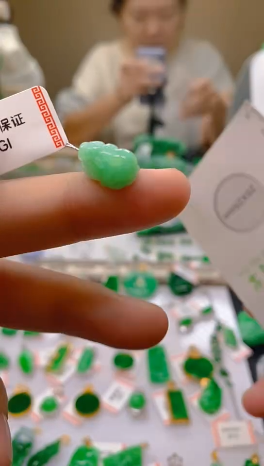 【闪购商品】翡翠颈饰未镶嵌天然翡翠A货，支持复检
