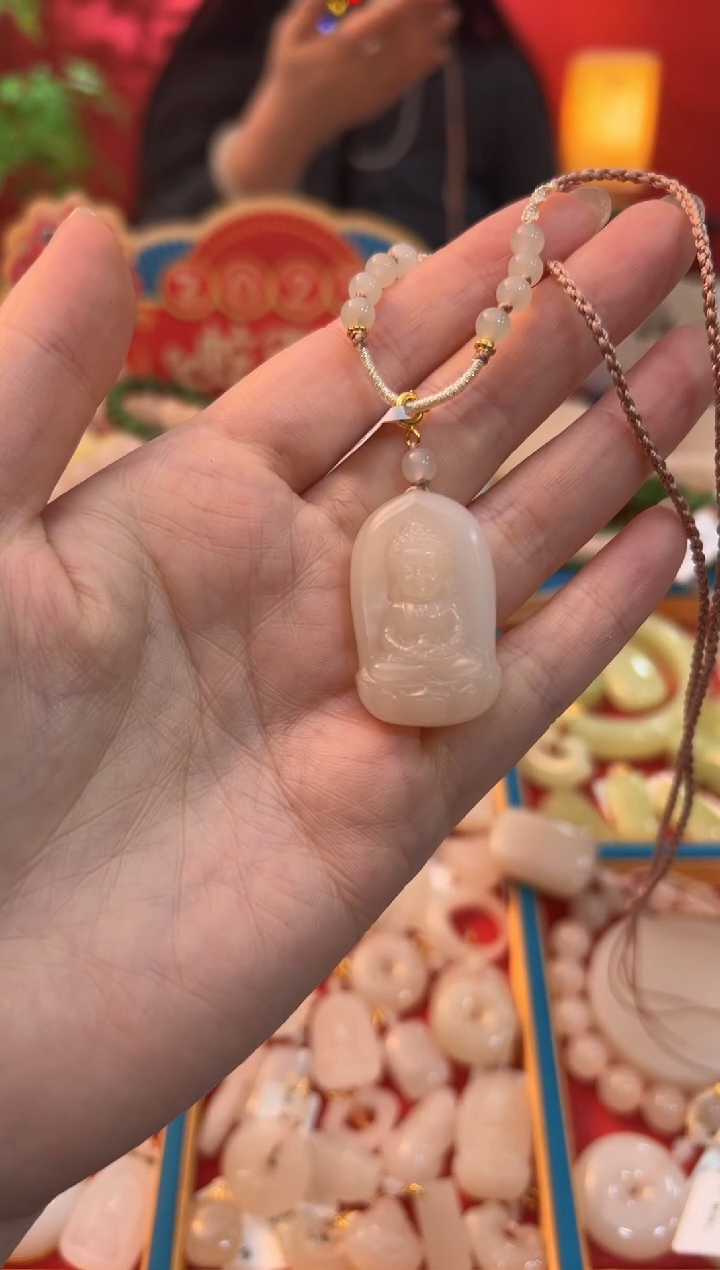 【闪购商品】和田玉吊坠未镶嵌藕粉宝宝佛