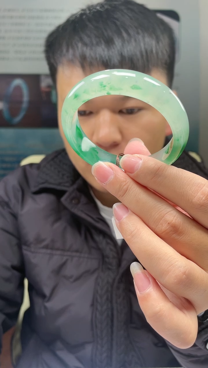 【闪购商品】石英质玉手镯未镶嵌非洲翠手镯多样性发货  