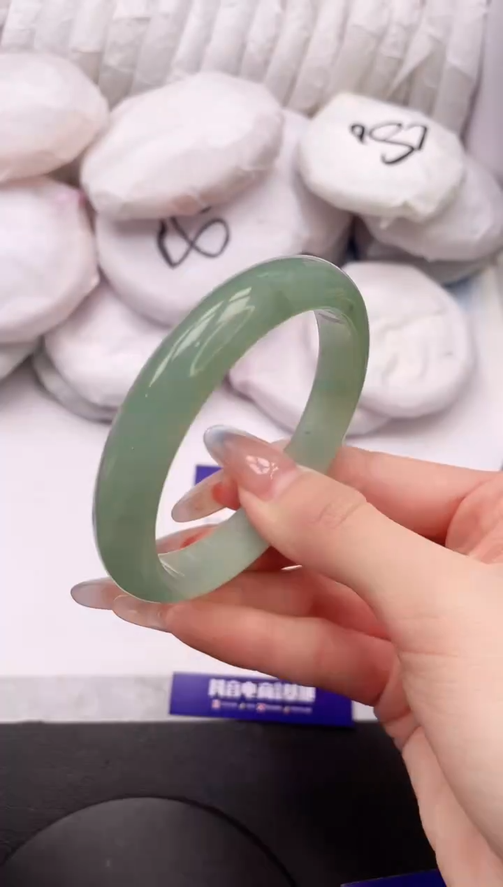 【闪购商品】石英质玉手镯未镶嵌5K504-58