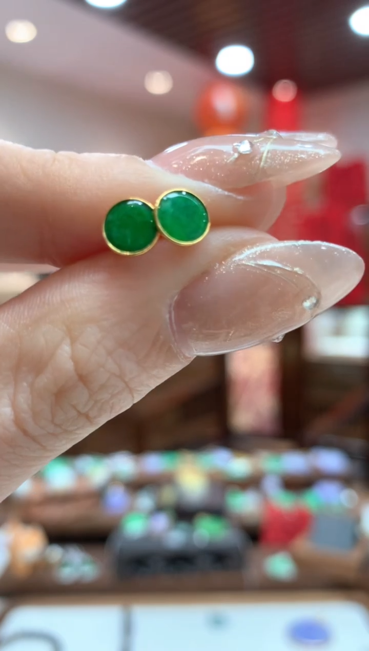 【闪购商品】翡翠吊坠(不含链)18K金镶嵌耳钉