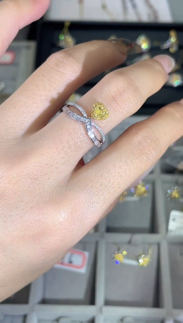 18K金镶嵌戒指钻石HY