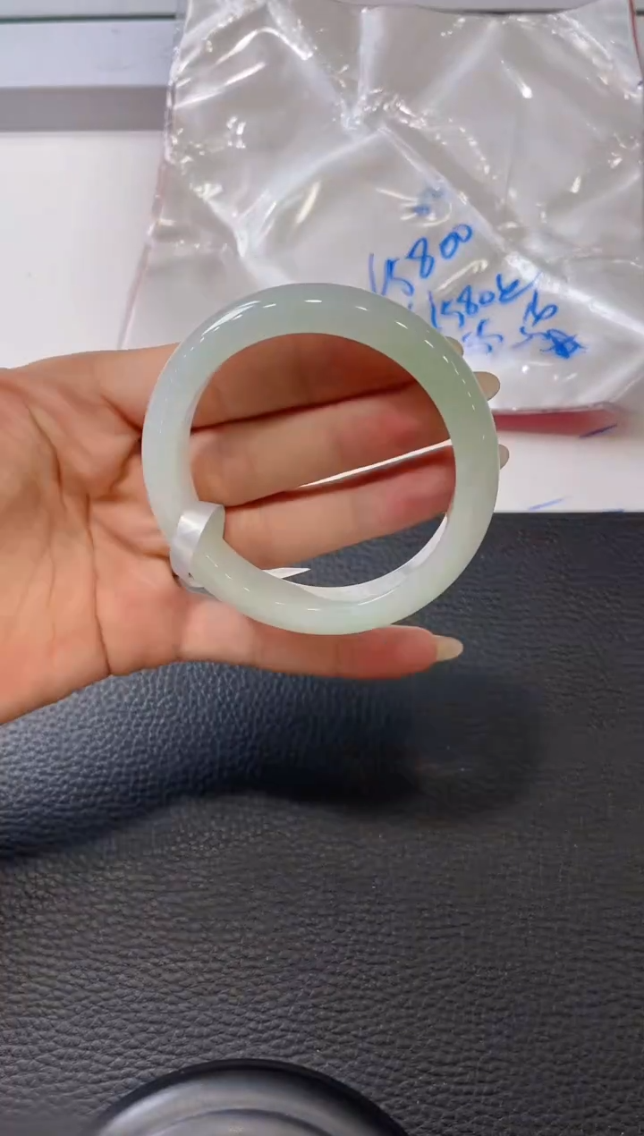 【闪购商品】翡翠手镯未镶嵌手镯