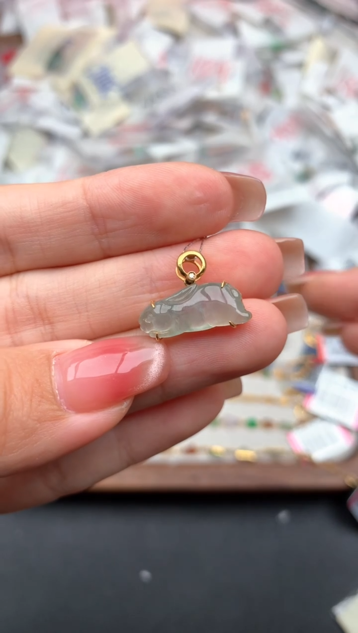 18K金镶嵌挂件翡翠一