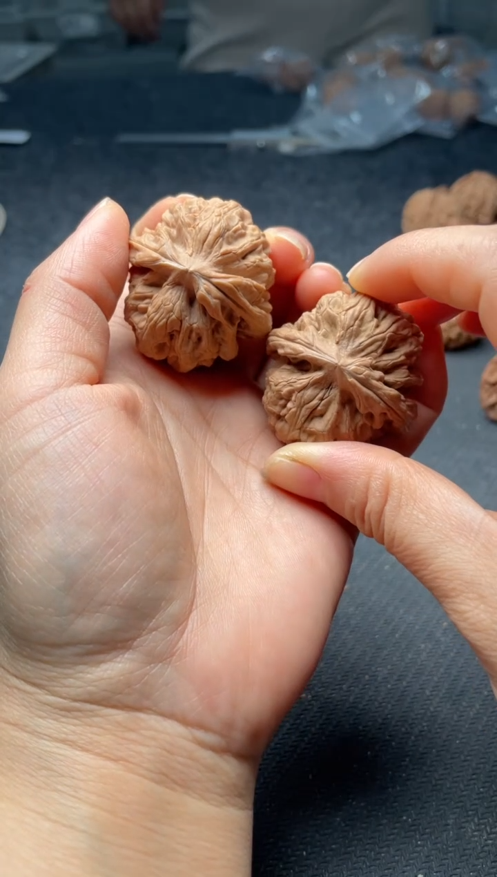 把件文玩核桃w232  红锦鲤 43尺