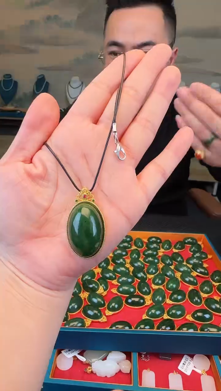 颈饰未镶嵌和田玉鸽子蛋3.0（多样性发一件）