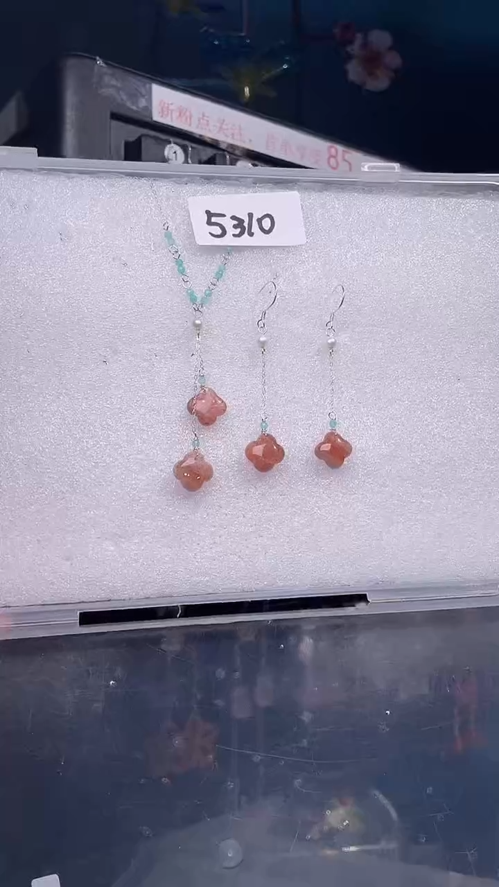 颈饰未镶嵌日光石喜欢拍