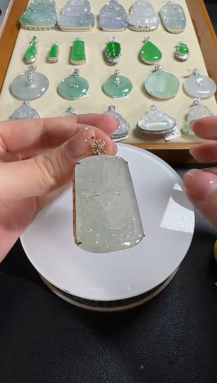 【闪购商品】翡翠吊坠(不含链)18K金镶嵌【源头工厂】钻石镶嵌