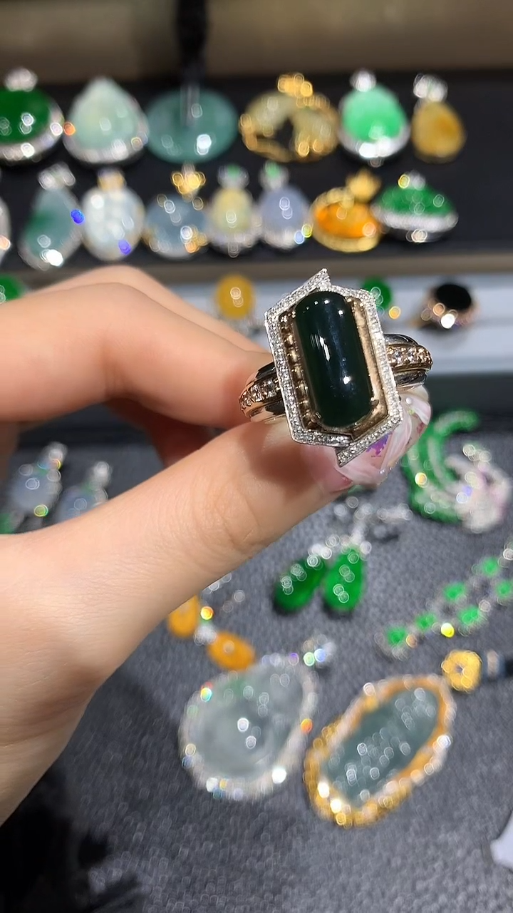 【闪购商品】翡翠戒指18K金镶嵌7团购