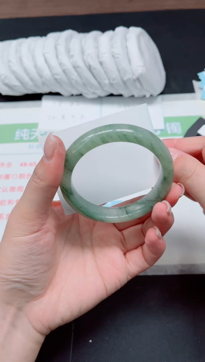 【闪购商品】石英质玉手镯未镶嵌K101-56.9