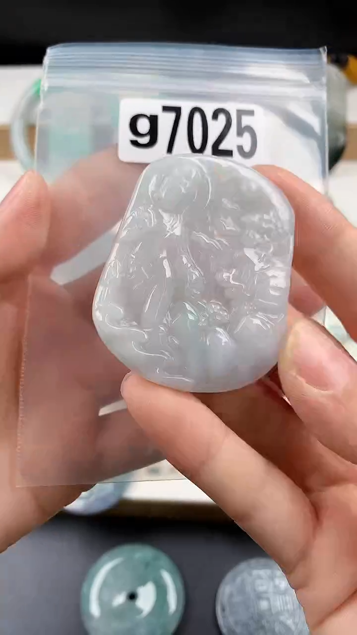 颈饰未镶嵌翡翠天然翡翠吊坠挂件
