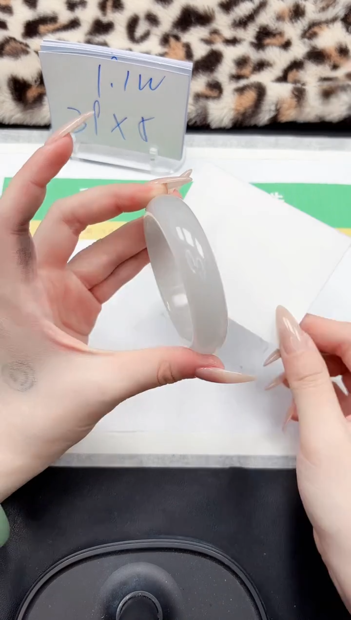 【闪购商品】石英质玉手镯未镶嵌291-56.5