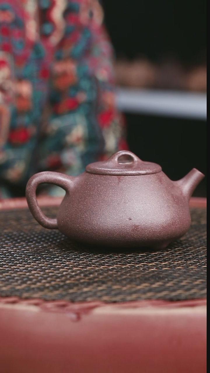 茶壶紫砂全手工桃花泥石瓢