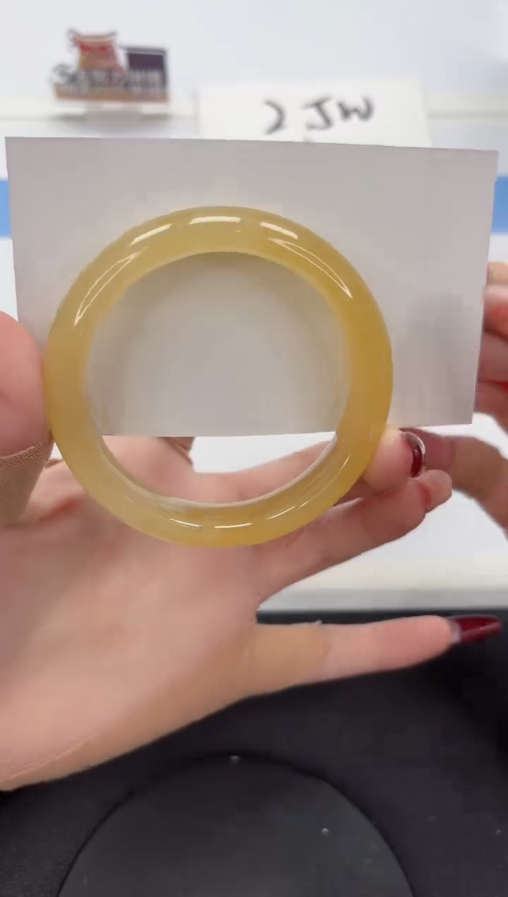 【闪购商品】石英质玉手镯未镶嵌A48-55.5