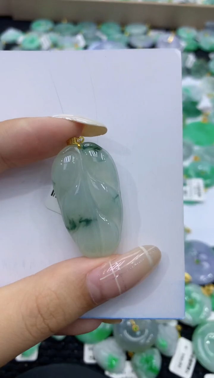 颈饰18K金镶嵌翡翠天然缅甸翡翠A货