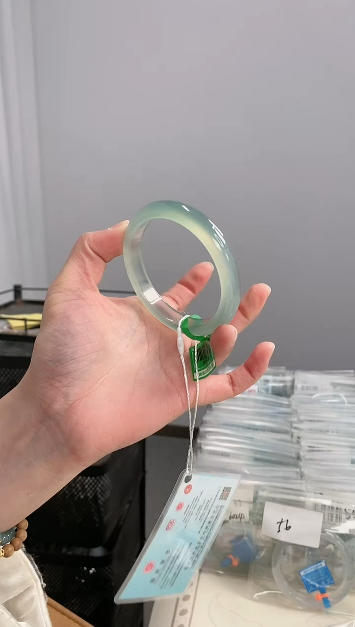 【闪购商品】玛瑙/玉髓手镯合金58-59圈