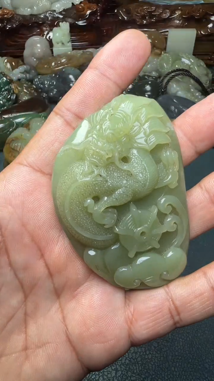 未镶嵌和田玉把件-