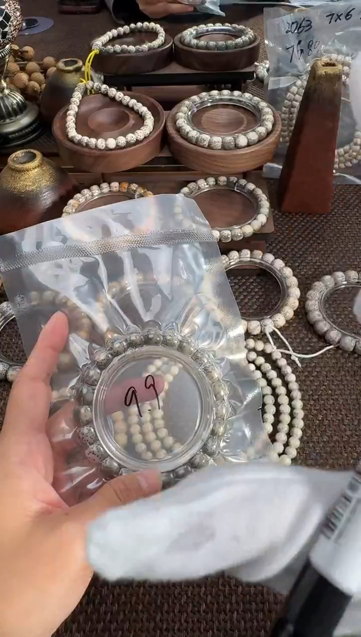 手串星月菩提绿冰绿幽灵（10*9）1043