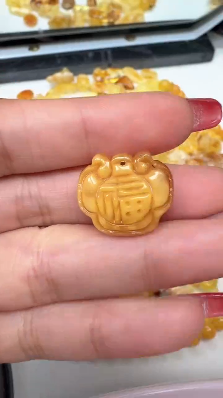 裸石琥珀未镶嵌如图