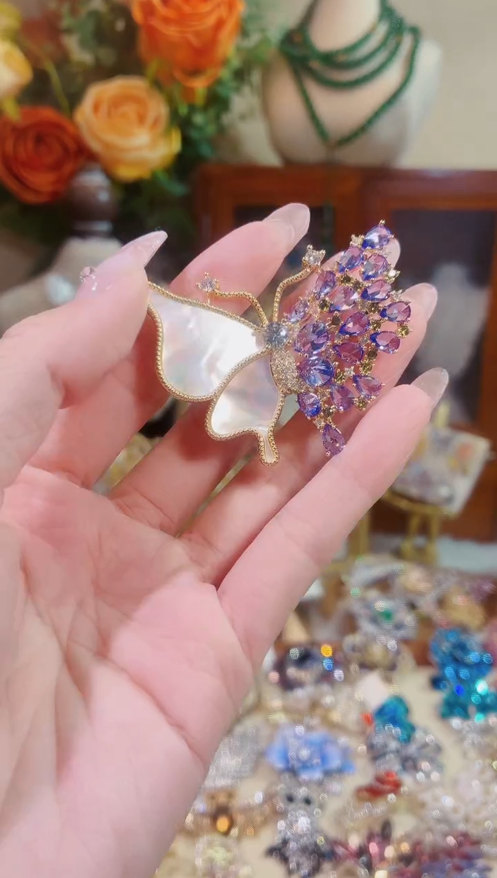 合成立方氧化锆铜合金紫蝴蝶