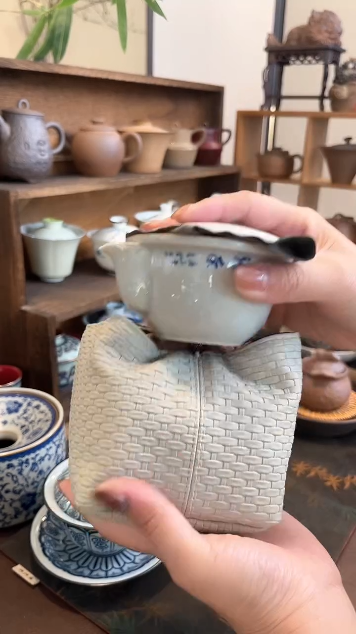 【闪购商品】其他影青诗文蓝手抓壶1壶2杯旅行套组