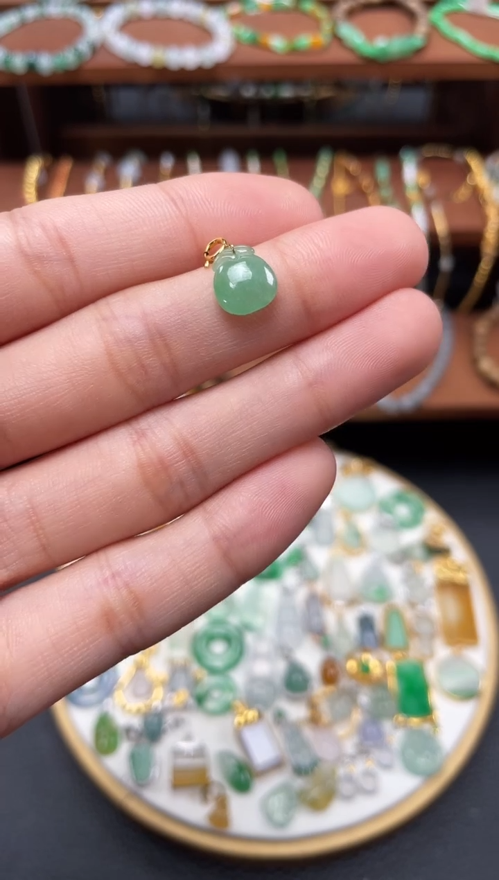 【闪购商品】翡翠吊坠(不含链)18K金镶嵌一个 JK107