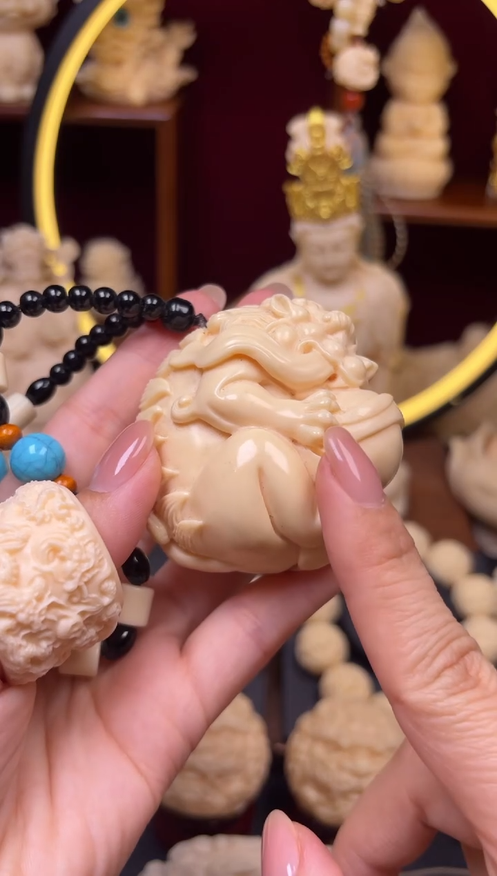 象牙果貔貅 抱球 大  象牙果